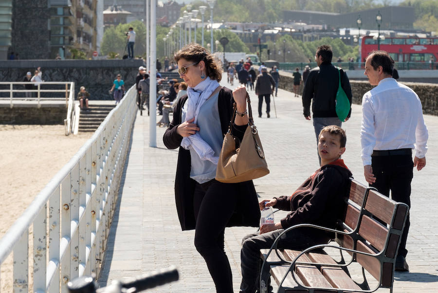 Fotos: Primer día de sol y playa en Donostia