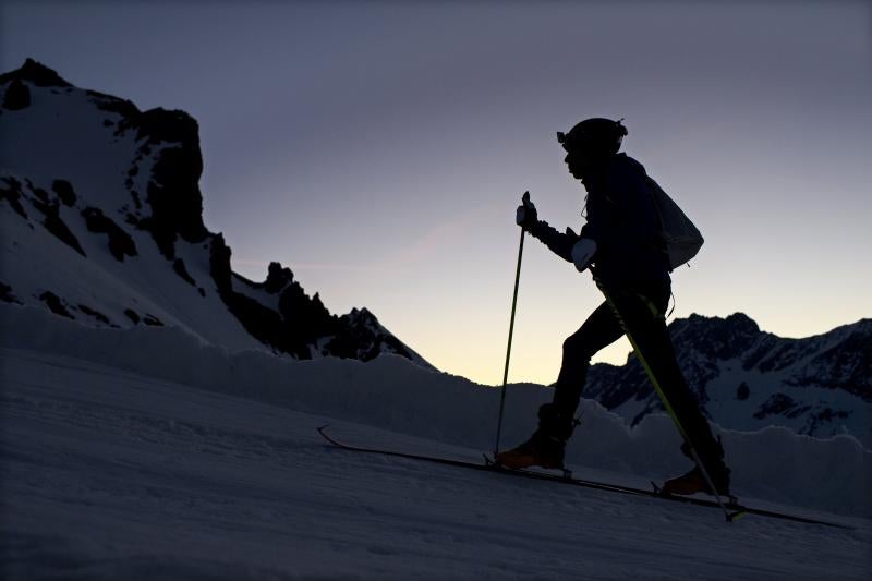 La carrera 'Patrulla de los Glaciares' (' Glacier Patrol race'), en las cercanías de Arolla, Suiza, recorre la frontera montañosa entre Suiza e Italia, desde Zermatt a Verbier. Organizada por la armada suiza, los competidores corren 53 kilómetros, ascendiendo 3.994 metros y descendiendo 4.090 metros, durante tres días de competición.