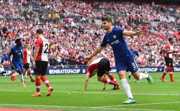 Morata celebrando su gol