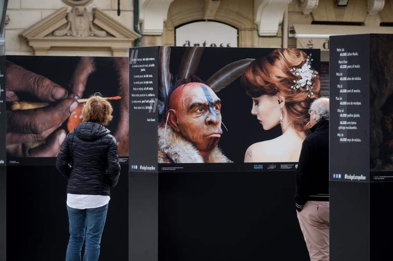 La exposición itinerante #IceAgeEuroepaNow, que muestra fotografías de gran formato acerca de descubrimientos sobre la herencia cultural de la Edad de Hielo, recala en San Sebastián dentro del recorrido que inició hace un año en el yacimiento de Neanderthal (Alemania) y que ha pasado por Croacia, Italia y Francia. La muestra se podrá ver hasta junio.