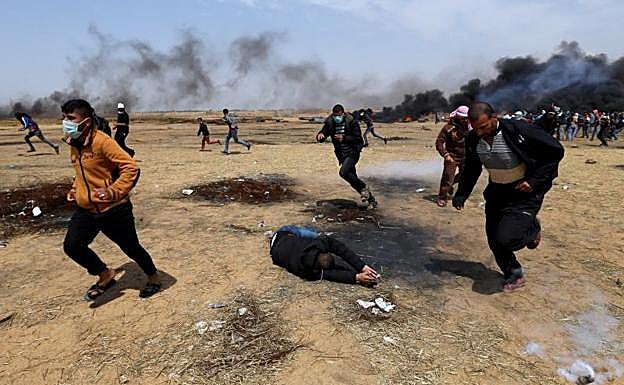 Muere un menor palestino herido de bala en las protestas de Gaza