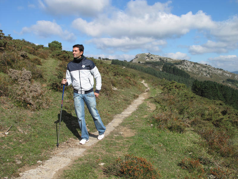 Mitología y tradición se funden en uno de los últimos valles secretos de la montaña guipuzcoana. Se trata de Araotz, un pequeño barrio rural cercano al santuario de Arantzazu donde el tiempo parece detenido