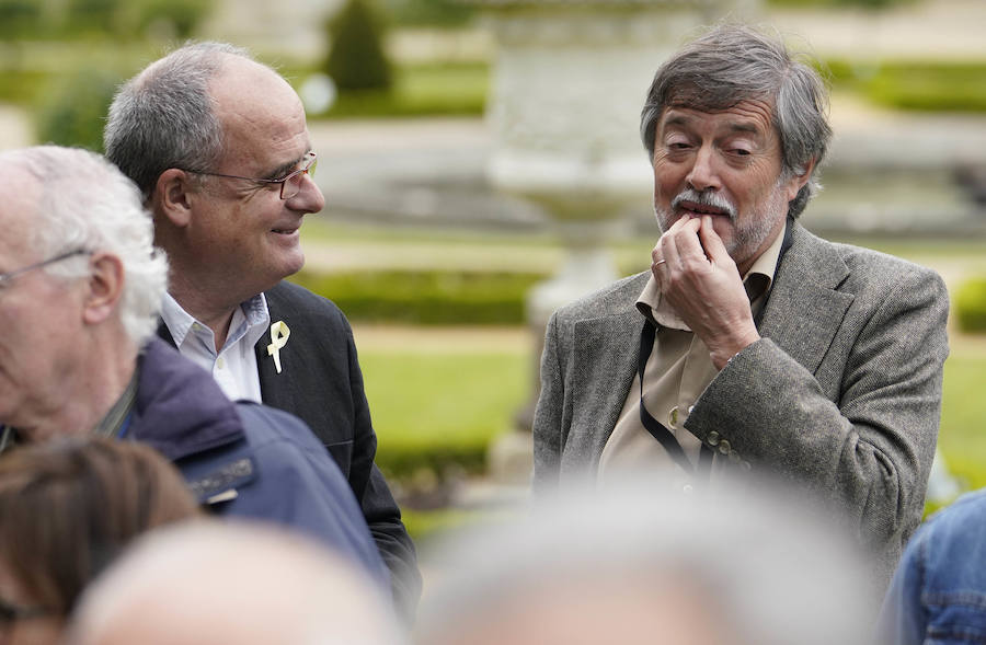 La villa Arnaga, en Kanbo, ha acogido la cumbre, organizada por el Grupo Internacional de Contacto (GIC), el Foro Social Permanente y la asociación vascofrancesa Bake Bidea, y que ha reunido a «personalidades internacionales» que han avalado la decisión de disolverse hecha pública este jueves por ETA.