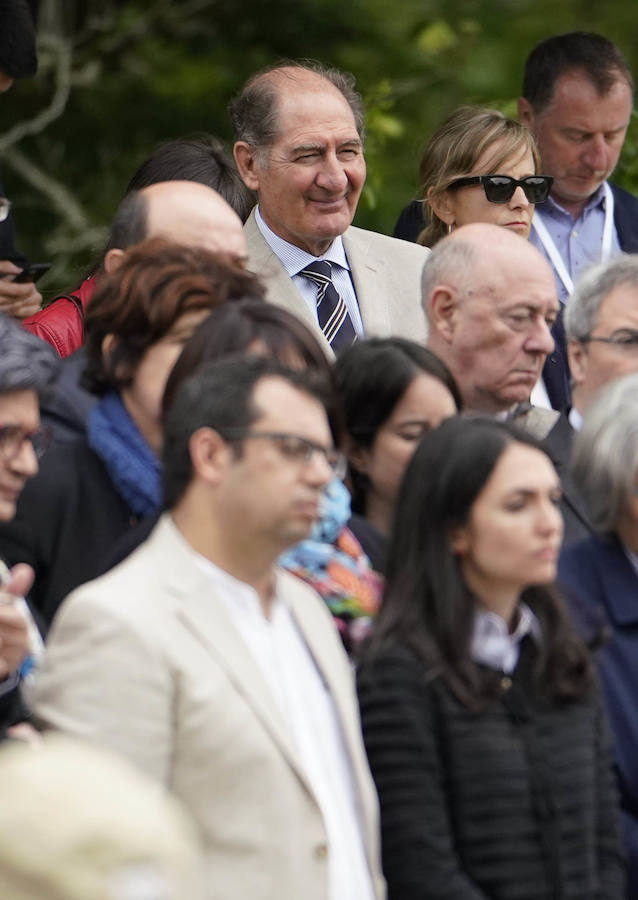 La villa Arnaga, en Kanbo, ha acogido la cumbre, organizada por el Grupo Internacional de Contacto (GIC), el Foro Social Permanente y la asociación vascofrancesa Bake Bidea, y que ha reunido a «personalidades internacionales» que han avalado la decisión de disolverse hecha pública este jueves por ETA.