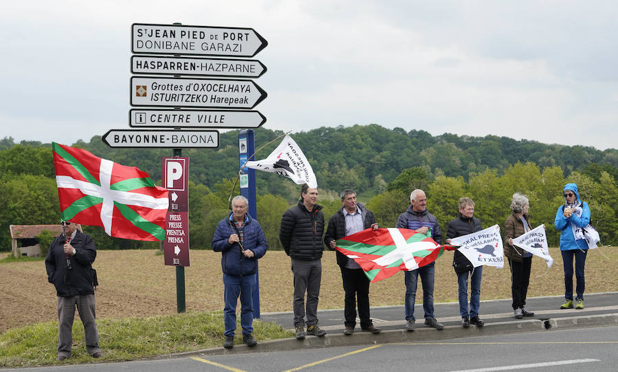 La villa Arnaga, en Kanbo, ha acogido la cumbre, organizada por el Grupo Internacional de Contacto (GIC), el Foro Social Permanente y la asociación vascofrancesa Bake Bidea, y que ha reunido a «personalidades internacionales» que han avalado la decisión de disolverse hecha pública este jueves por ETA.