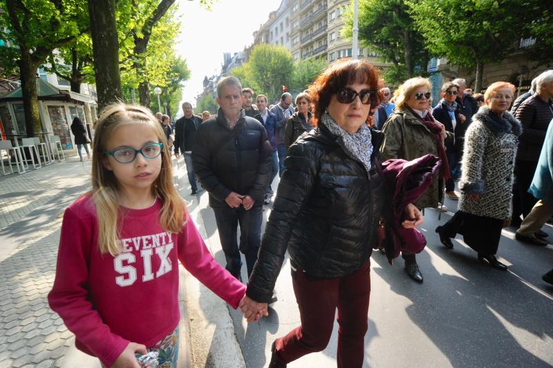 Miles de pensionistas han salido a las calles de la capital guipuzcoana para reivindicar, una vez más, por sus derechos. 