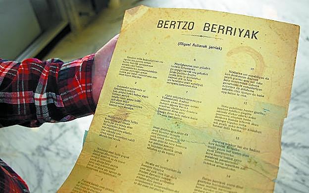 'Bertzo berriyak. Miguel Astiasuk jarriak' izenburua daukan kanta-papera, Antonio Zavalaren artxibokoa. 