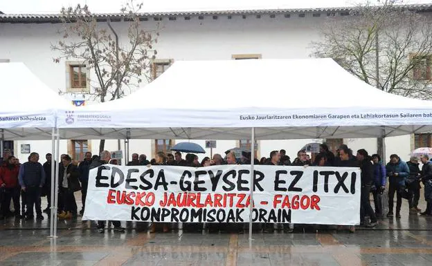 Concentración de trabajadores de las empresas Edesa y Geyser en Arrasate el pasado mes de enero. 