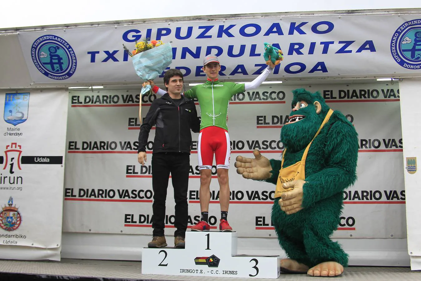 La Vuelta al Bidasoa de ciclismo ha arrancado este miércoles.