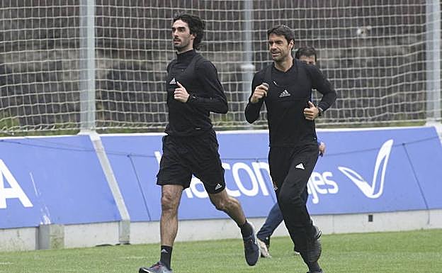 Carlos Martínez y Xabi Prieto durante un entrenamiento