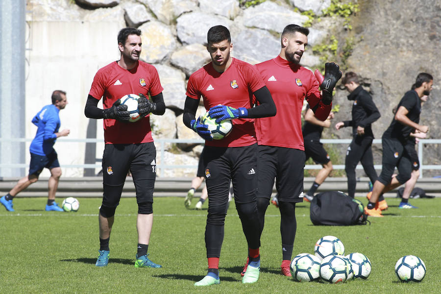 Los jugadores de la Real Sociedad han entrenado este viernes en Zubieta de cara al partido de mañana a las 16.15 horas en Anoeta contra el Leganés en Anoeta.