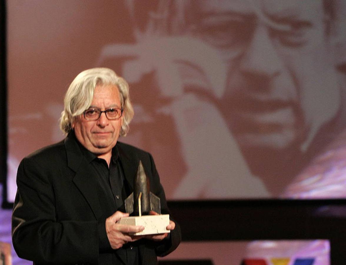 En 2005 Antonio Mercero fue galardonado con el Premio Calabuch de Honor en la gala de apertura de la decimoséptima edición del Festival Internacional de Cine de Peñíscola.