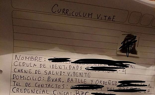 El humilde currículum escrito a mano que conmueve a la red