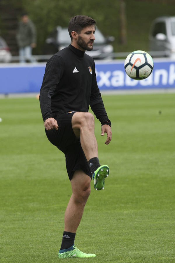 El equipo txuri-urdin se ha ejercitado con la baja de Héctor Moreno y la novedad de Le Normand 