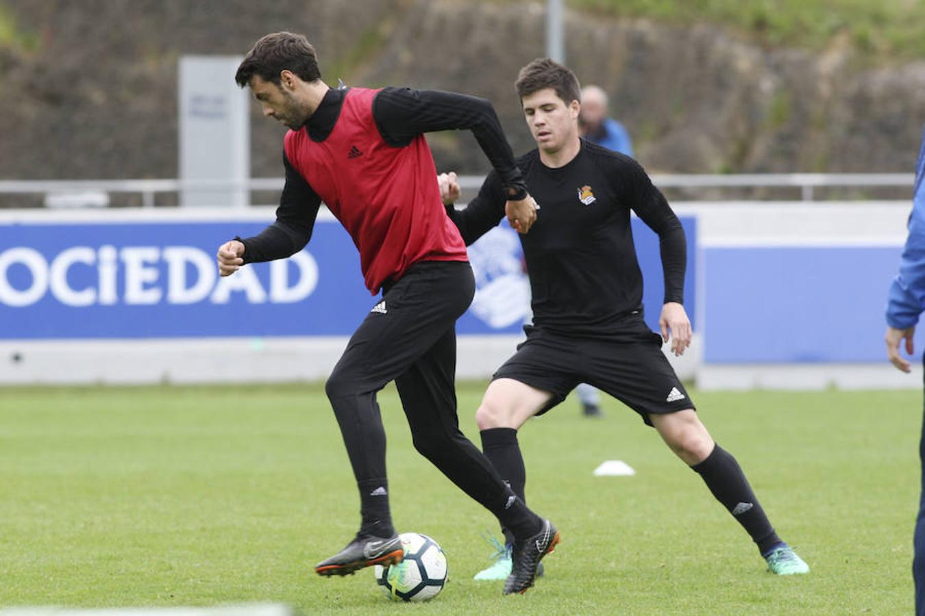 El equipo txuri-urdin se ha ejercitado con la baja de Héctor Moreno y la novedad de Le Normand 