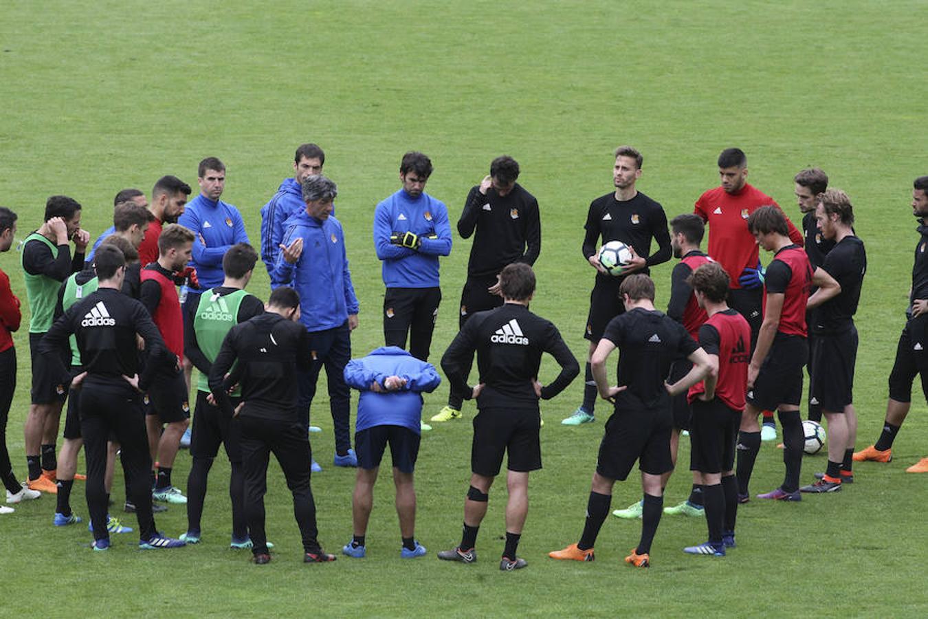 El equipo txuri-urdin se ha ejercitado con la baja de Héctor Moreno y la novedad de Le Normand 