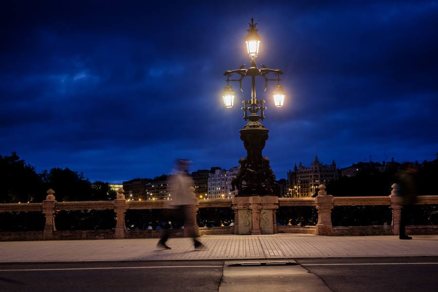 Así luce la iluminación nocturna en la capital guipuzcoana