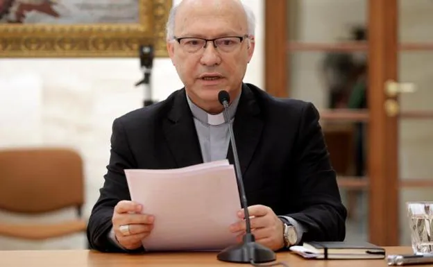 El obispo chileno Luis Fernando Ramos Perez.