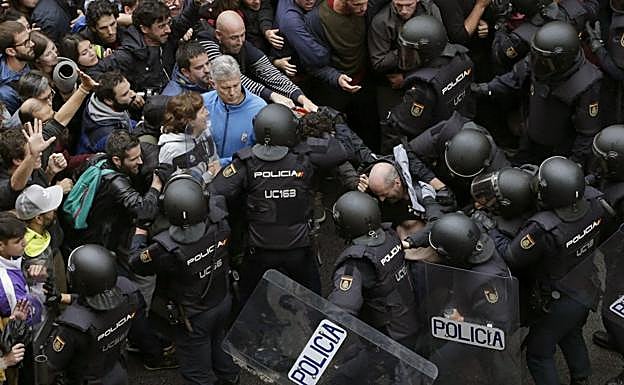 Detenido en Tarragona el agresor de un policia el 1-O