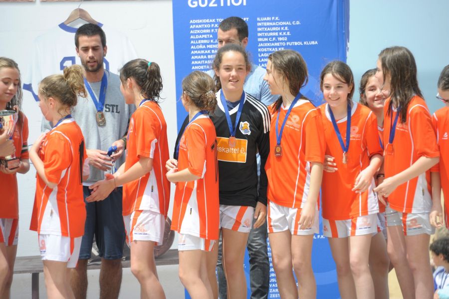 Santo Tomas Lizeoa es el ganador de la categoría masculina en el torneo de la Concha. En la categoría de las chicas ha ganado Amara Berri.