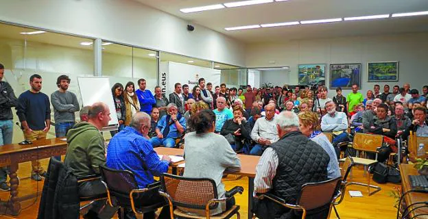 Presentación de la Plataforma en el salón de plenos. 