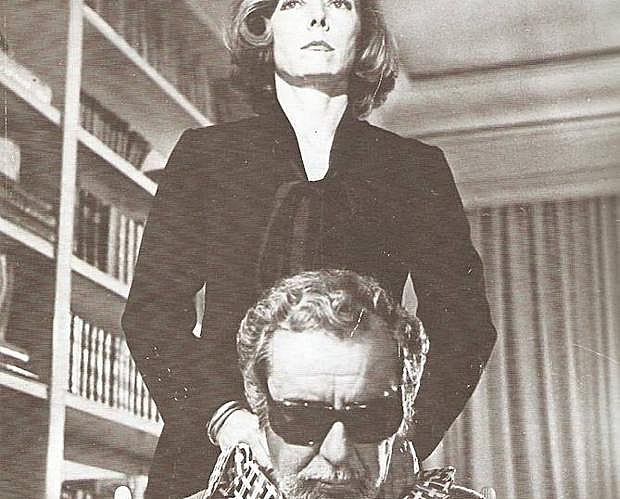 La actriz Gloria Grahame y el español Fernando Rey en la película 'Tarots' (1973).