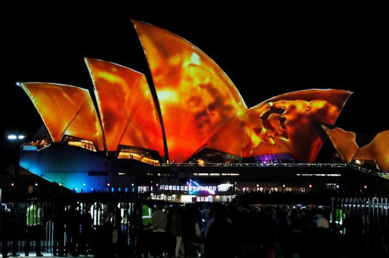 Proyecciones en las velas de la Ópera de Sydney durante el inicio oficial de Vivid Sydney, promovido como el festival de luz, música e ideas más grande del mundo, en Sydney, Australia.
