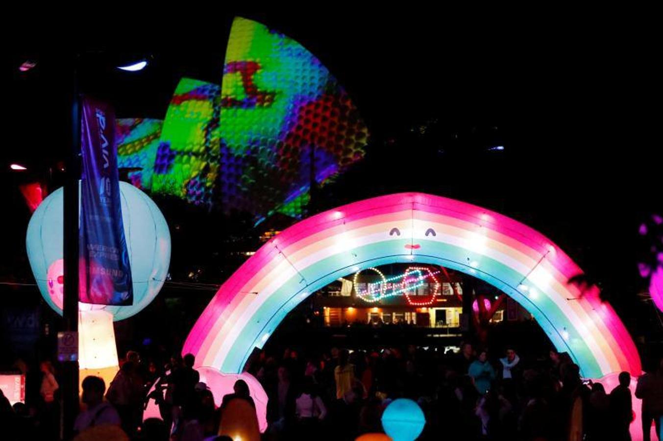 Proyecciones en las velas de la Ópera de Sydney durante el inicio oficial de Vivid Sydney, promovido como el festival de luz, música e ideas más grande del mundo, en Sydney, Australia.