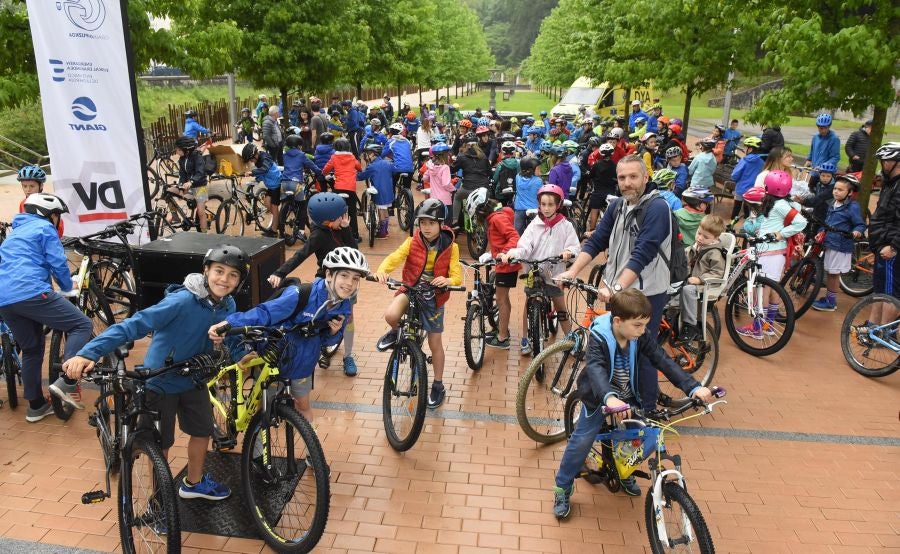 Gipuzkoa vive hoy y mañana sobre dos ruedas de la mano de la segunda feria Bicibizi, que desplegará un intenso programa de actividades, recorridos, talleres y actuaciones con la bicicleta como argumento.