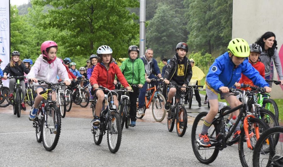 Gipuzkoa vive hoy y mañana sobre dos ruedas de la mano de la segunda feria Bicibizi, que desplegará un intenso programa de actividades, recorridos, talleres y actuaciones con la bicicleta como argumento.