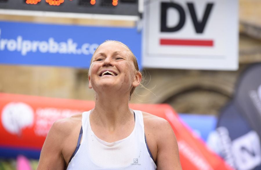 El joven suizo Rémi Bonnet (23 años) se ha impuesto en la categoría masculina de la Zegama-Aizkorri tras completar la prueba en 3:53:57.