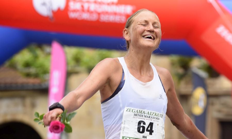 El joven suizo Rémi Bonnet (23 años) se ha impuesto en la categoría masculina de la Zegama-Aizkorri tras completar la prueba en 3:53:57.