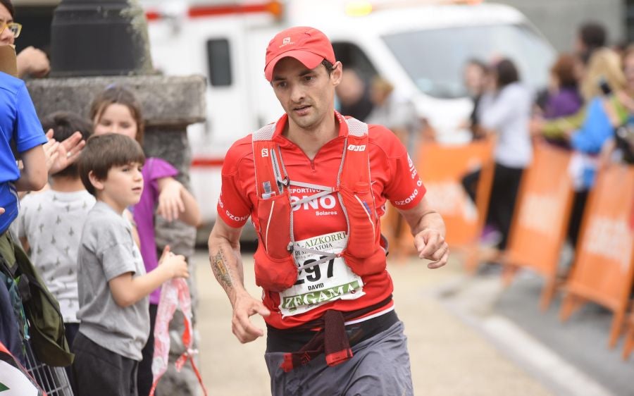 El joven suizo Rémi Bonnet (23 años) se ha impuesto en la categoría masculina de la Zegama-Aizkorri tras completar la prueba en 3:53:57.