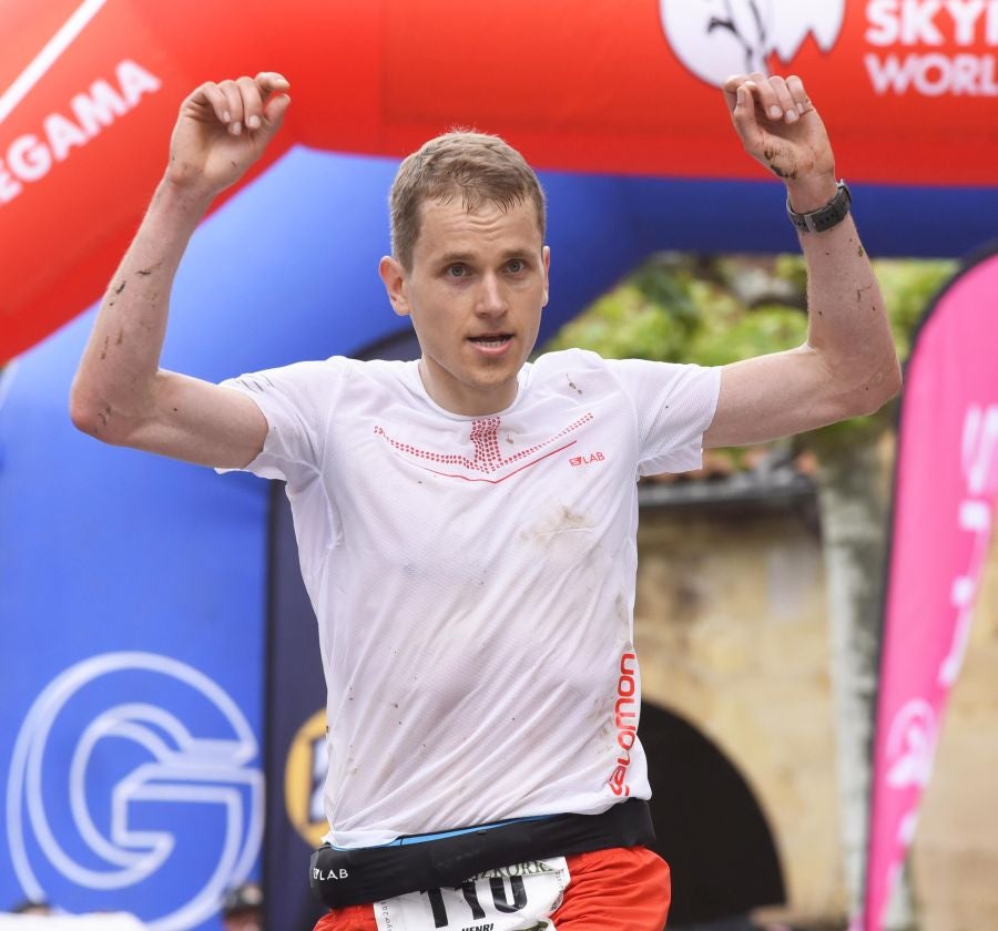 El joven suizo Rémi Bonnet (23 años) se ha impuesto en la categoría masculina de la Zegama-Aizkorri tras completar la prueba en 3:53:57.