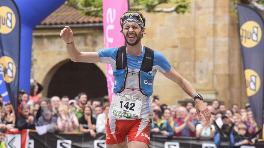 El joven suizo Rémi Bonnet (23 años) se ha impuesto en la categoría masculina de la Zegama-Aizkorri tras completar la prueba en 3:53:57.