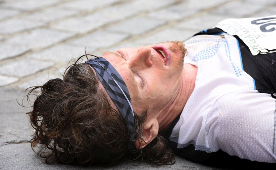 El joven suizo Rémi Bonnet (23 años) se ha impuesto en la categoría masculina de la Zegama-Aizkorri tras completar la prueba en 3:53:57.