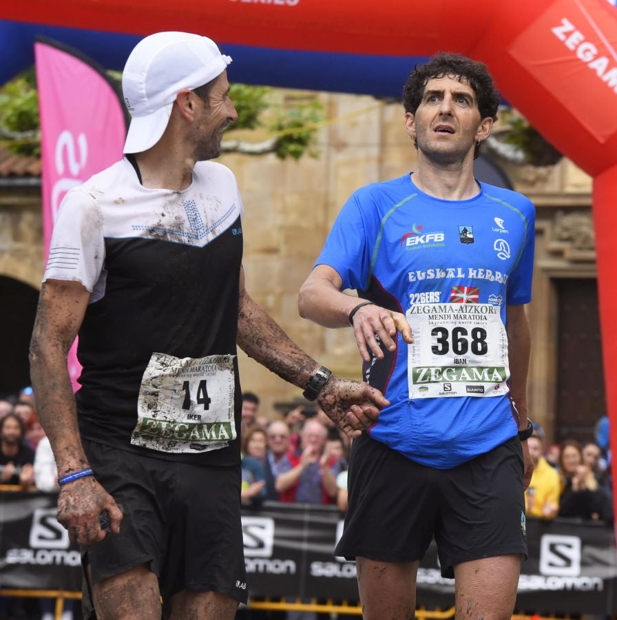 El joven suizo Rémi Bonnet (23 años) se ha impuesto en la categoría masculina de la Zegama-Aizkorri tras completar la prueba en 3:53:57.