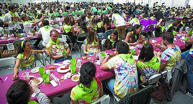 Multitudinaria. Una de las últimas ediciones de la Herri Bazkaria que reúne cada año en Ficoba a 1.800 personas. 