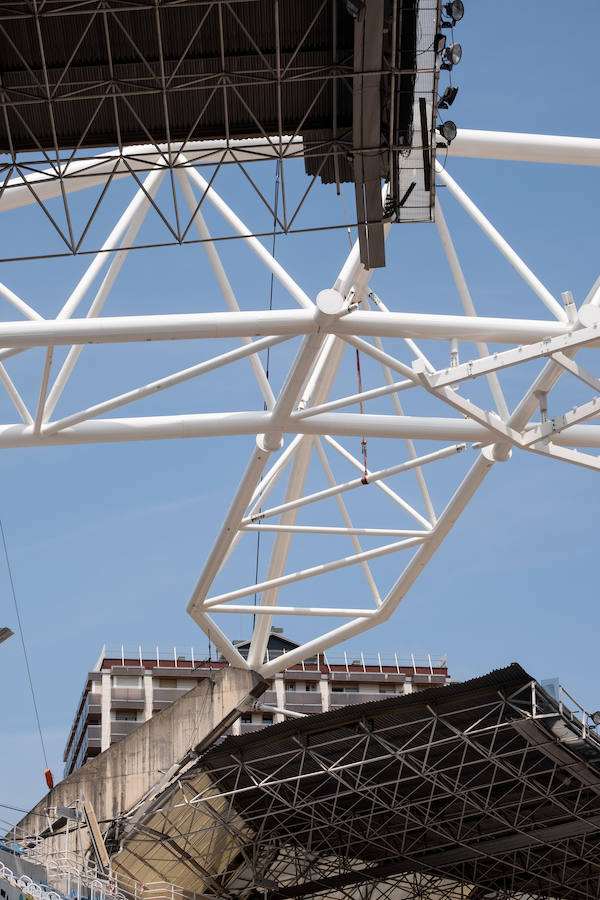 La remodelación del Estadio de Anoeta está dejando imágenes impactantes. Estas son las de este viernes.