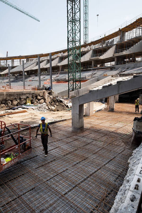 La remodelación del Estadio de Anoeta está dejando imágenes impactantes. Estas son las de este viernes.