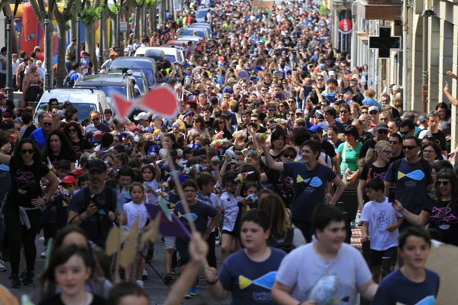 La villa costera acoge hoy la 27 edición de una celebración que tiene como objetivo «reivindicar que la escuela pública debe ser el eje del sistema educativo».