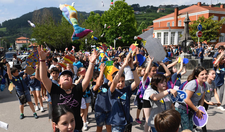 La villa costera acoge hoy la 27 edición de una celebración que tiene como objetivo «reivindicar que la escuela pública debe ser el eje del sistema educativo».