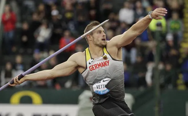 Vetter lanza la jabalina en la Diamond League de Eugene. 