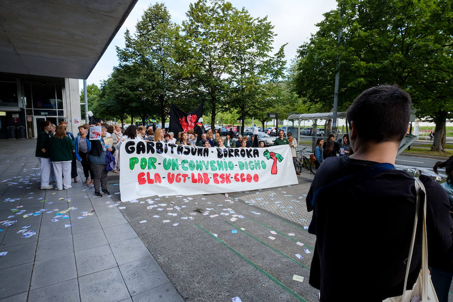 Más de 11.000 alumnos vascos han iniciado esta mañana las pruebas de acceso a la universidad. Las prueba de selectividad durarán tres días,