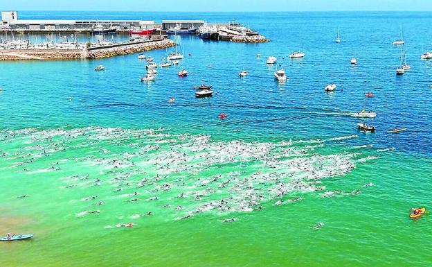 Zarautz se vuelca con su triatlón