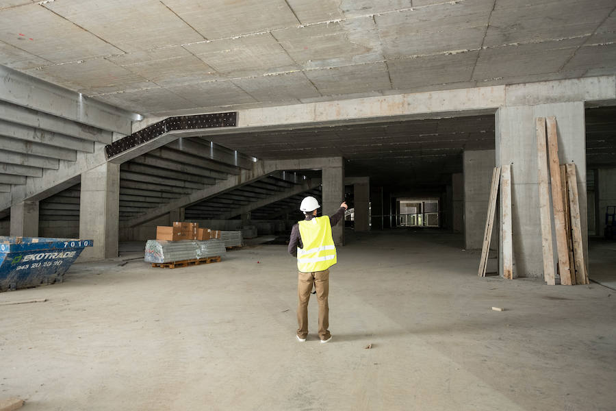 Ya se puede vislumbrar cómo se verán los partidos desde uno de los fondos del nuevo campo