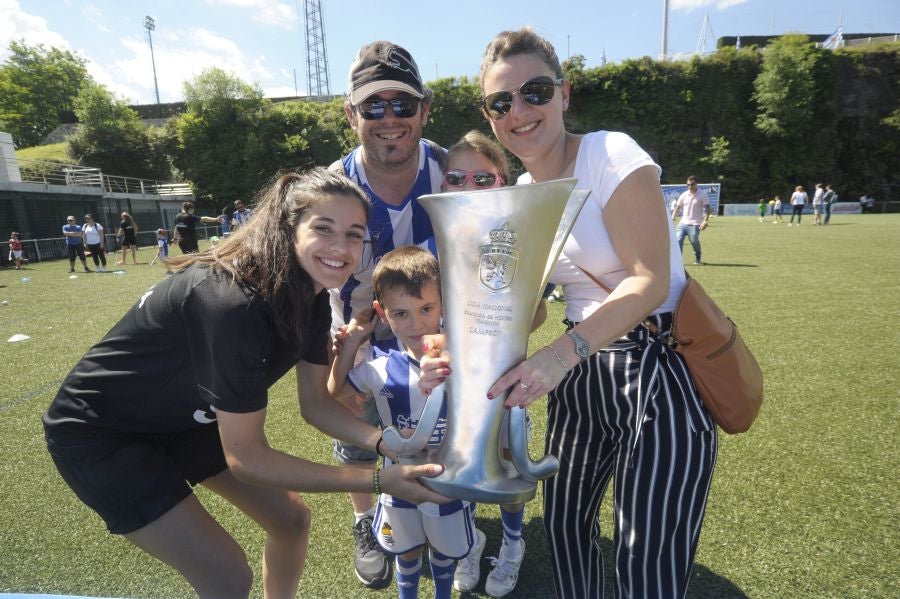 La Fundación de la Real Sociedad celebra su día en Zubieta. Cientos de familias han acudido al evento para celebrarlo.