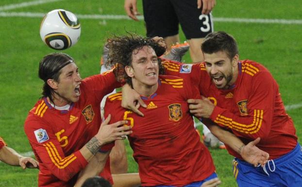 Sergio Ramos, Puyol y Piqué fueron los pilares defensivos en buena parte de los éxitos de 'La Roja'./