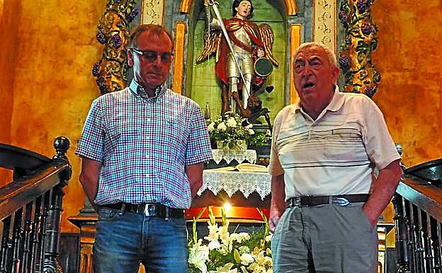 Presencia habitual. 'Mañukorta', junto a 'Ziarda', en la misa del día de San Miguel del año pasado. 
