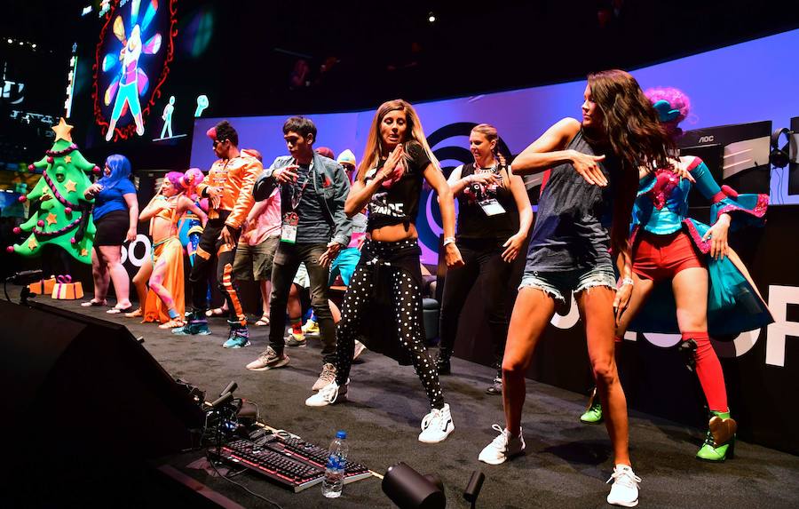 El «streaming» y otras vías de futuro para el sector de los videojuegos han sido protagonistas destacados en la feria E3, que cierra este jueves sus puertas en Los Ángeles.
